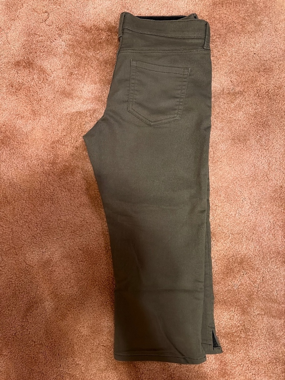 Army green capris